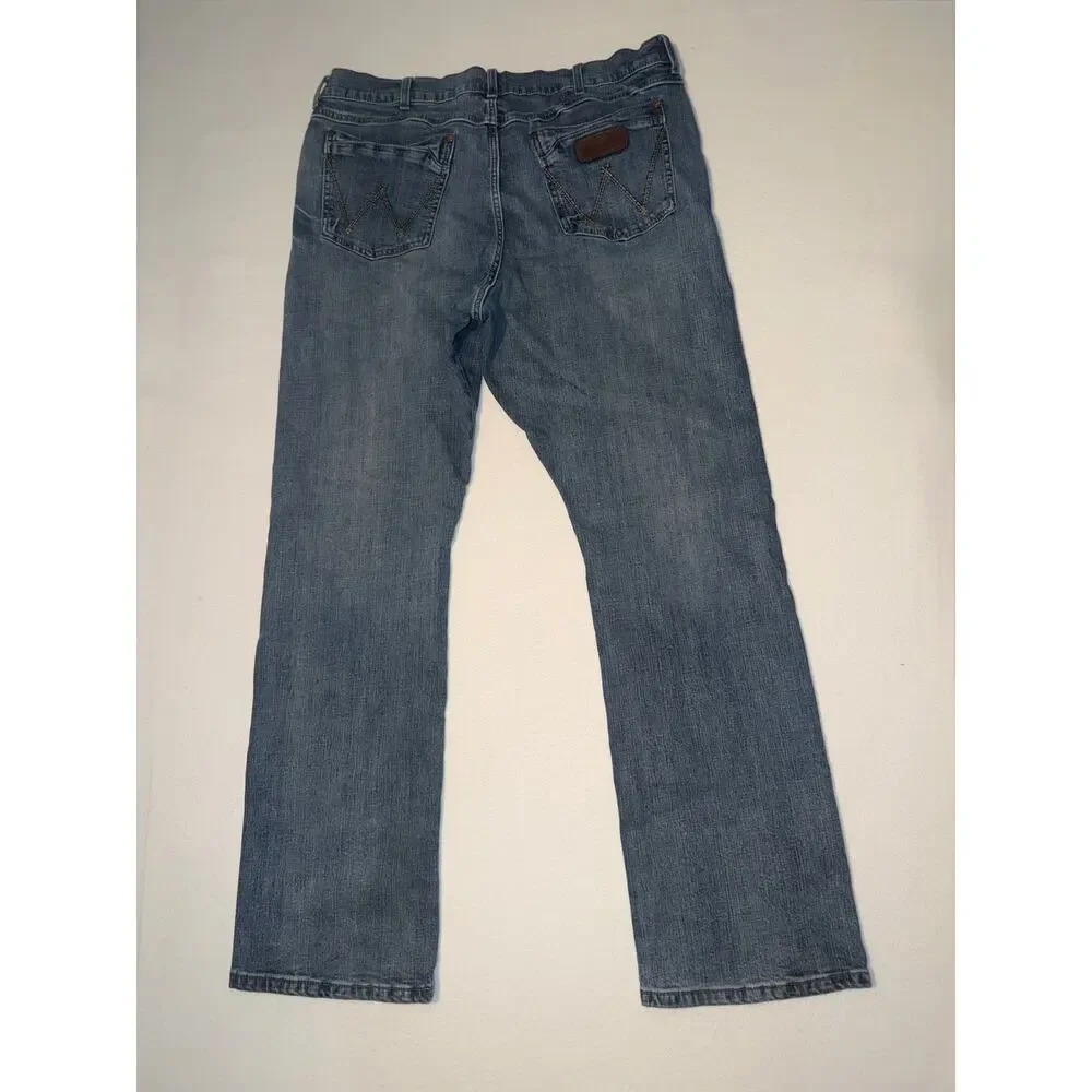 Wrangler retro men’s bootcut blue jeans